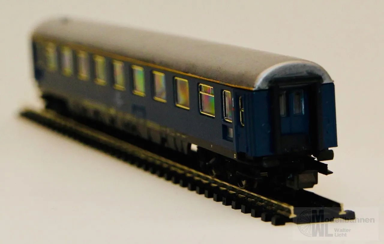 Fleischmann 8110 - FLEISCHMANN - Abteilwagen DB Ep.IV 1.Kl. Avümz 111 N 1:160
