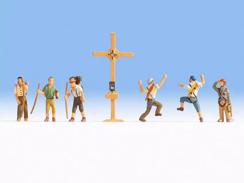 Noch 15874 - Bergwanderer mit Gipfelkreuz H0 1:87