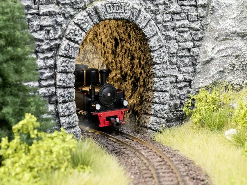 Noch 58033 - Tunnel-Fels-Innenwand, gebogen 2 Stück, je 9,5 cm lang H0/H0e/H0m