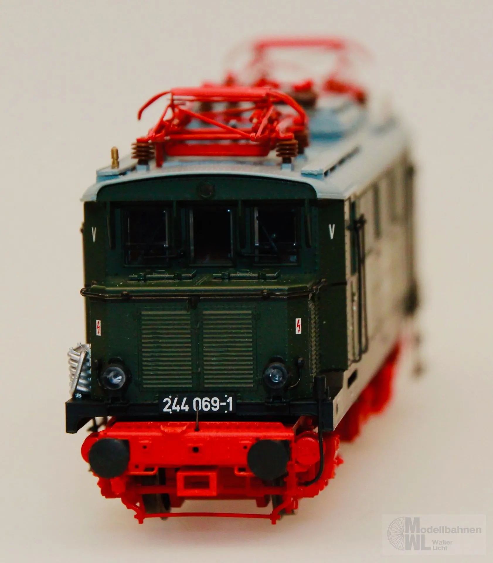 Brawa 43418 - BRAWA - E-Lok BR 244 069-1 DR Ep.IV grün H0/GL Sound