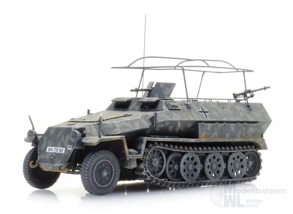 ARTITEC b.v. 6870481 - WM Sd.Kfz. 251/3 Ausf. C Funkpanzerwagen camo-grau H0 1:87