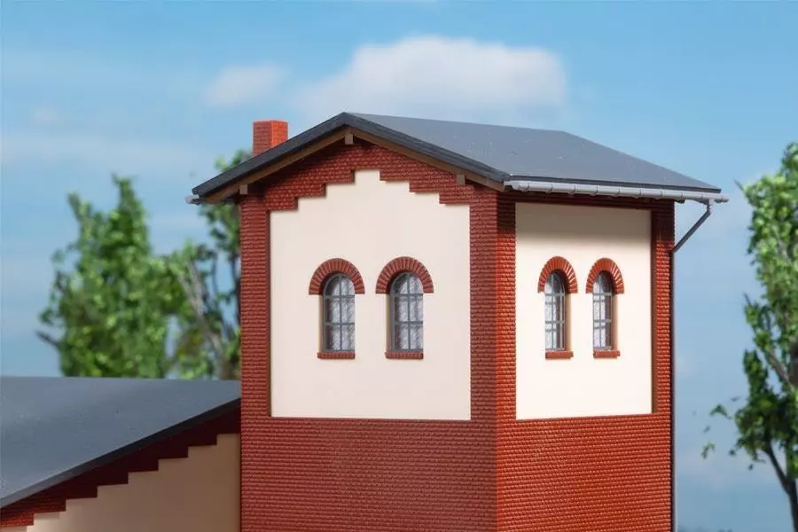 Auhagen 13342 - Lokschuppen mit Wasserturm TT 1:120