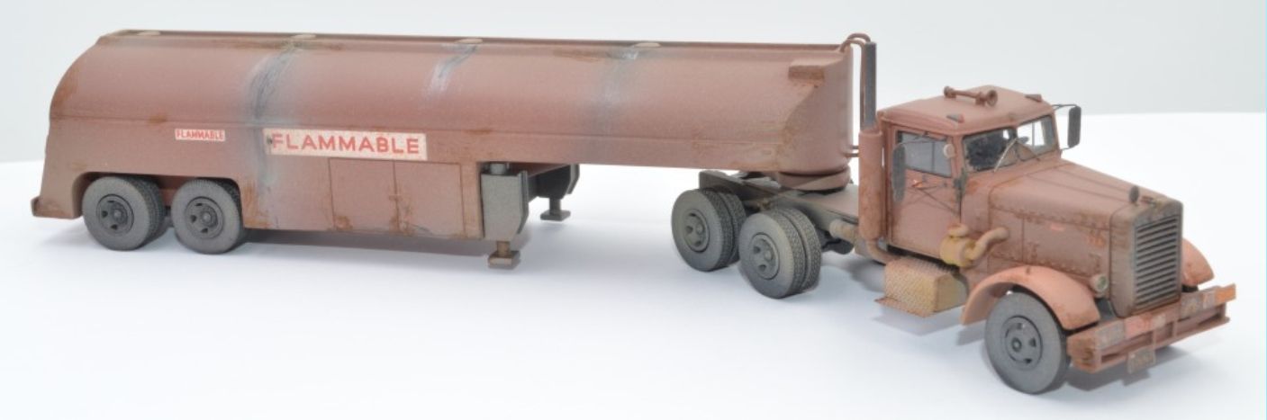 NPE NA99116 - Peterbilt 281 Confidential - H0 1:87