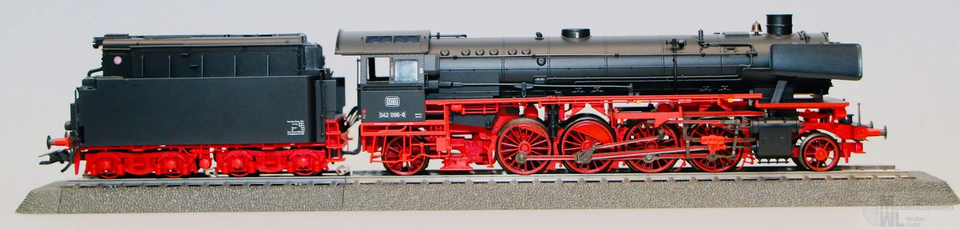 Märklin 37925 - MÄRKLIN -Dampflok BR 042 096-8 DB Ep.IV H0/WS mfx Sound