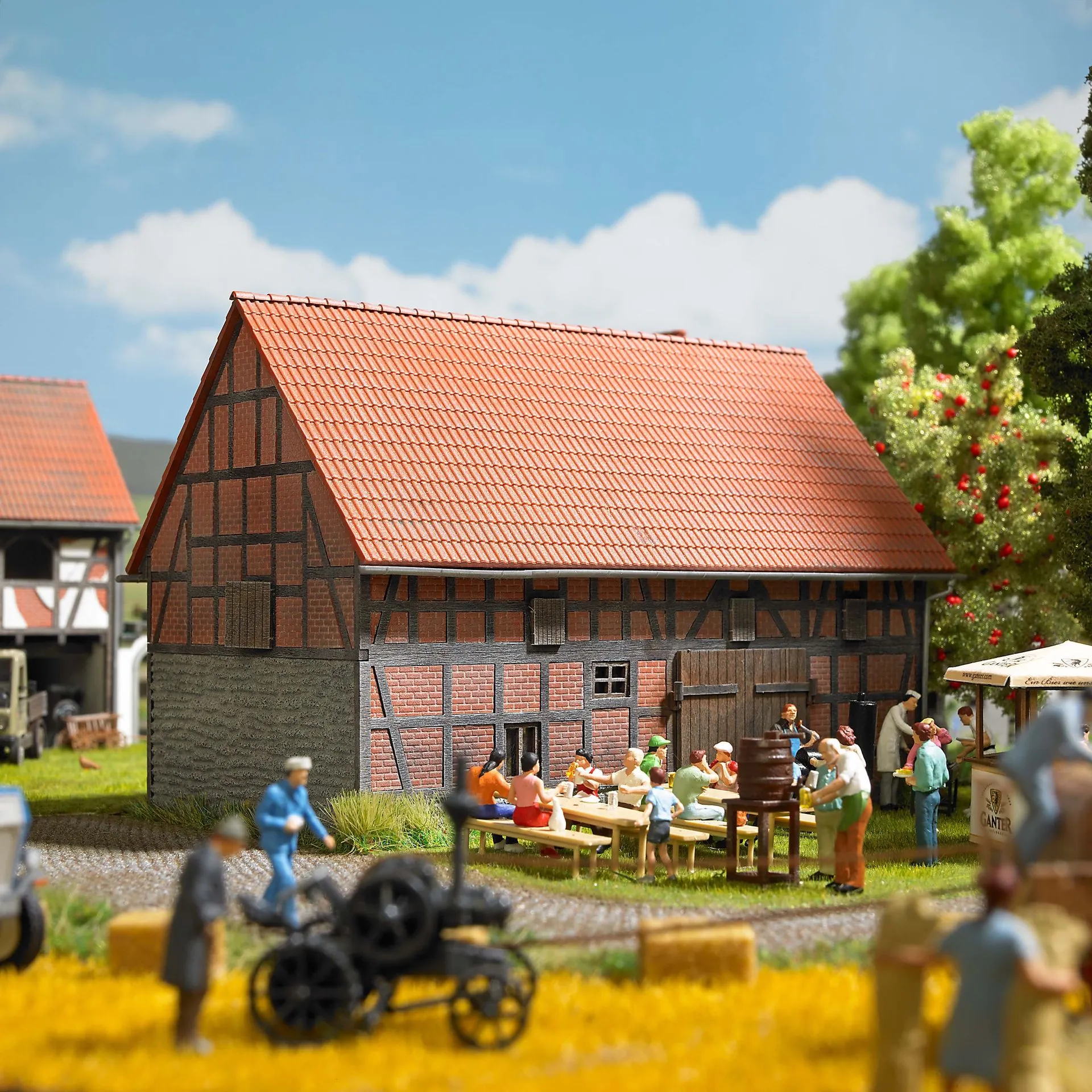 Busch 1506 - Scheune mit kleinem Stall H0 1:87