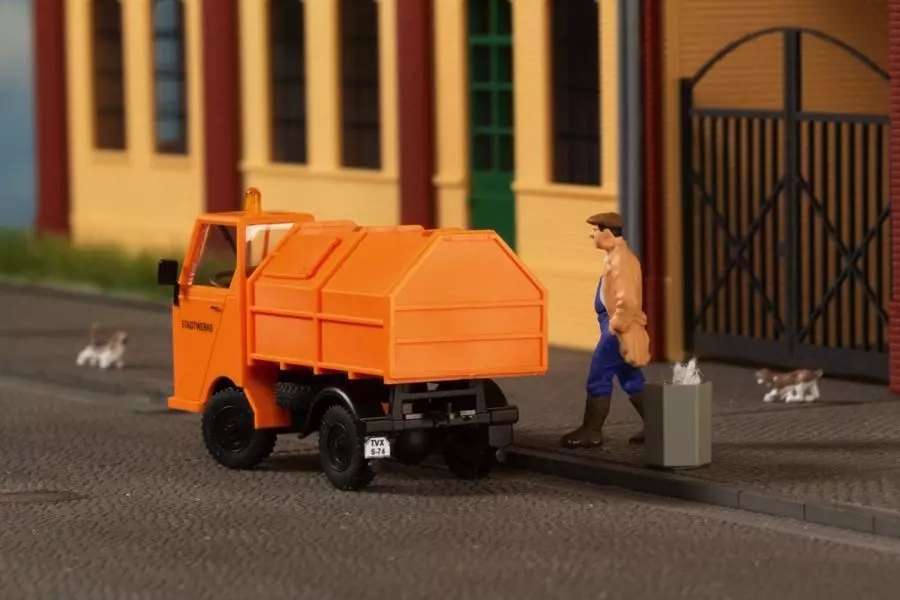 Auhagen 41672 - Multicar M22 mit Abfallsammelbehälter H0 1:87