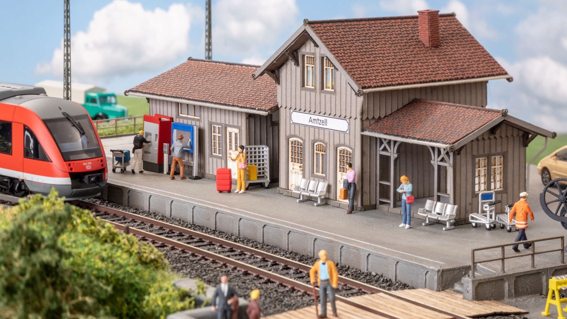 Noch 16268 - Figuren-Themenwelt Bahnsteig H0 1:87 Noch 16268 - Figuren-Themenwelt Bahnsteig H0 1:87