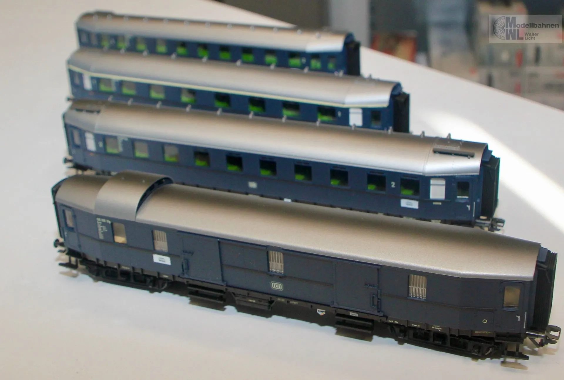 Märklin 42228 - MÄRKLIN - Personenwagen Set DB Ep.III Stahlblau H0/WS