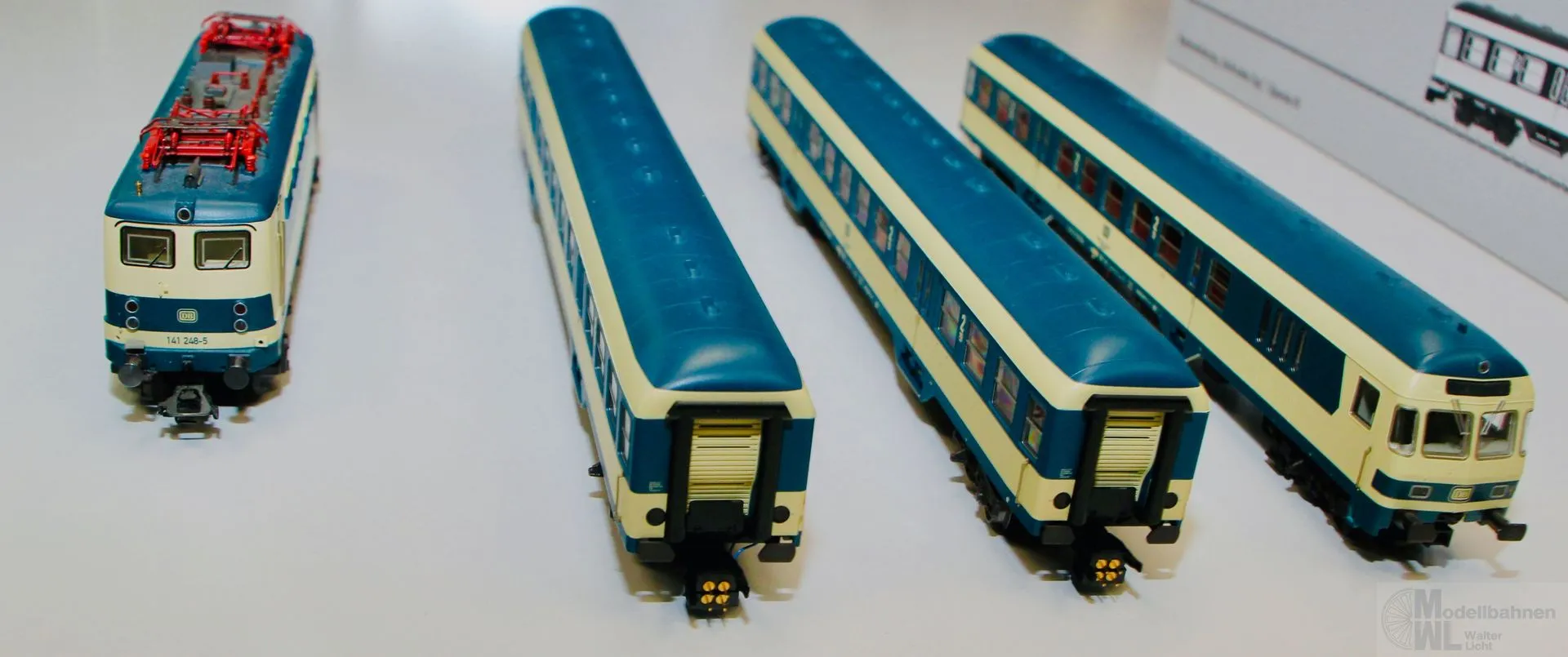 Märklin 26410 - MÄRKLIN - Zugset Karslruher Zug E-Lok BR 141 248-5 DB Ep.IV H0/WS mfx Digital