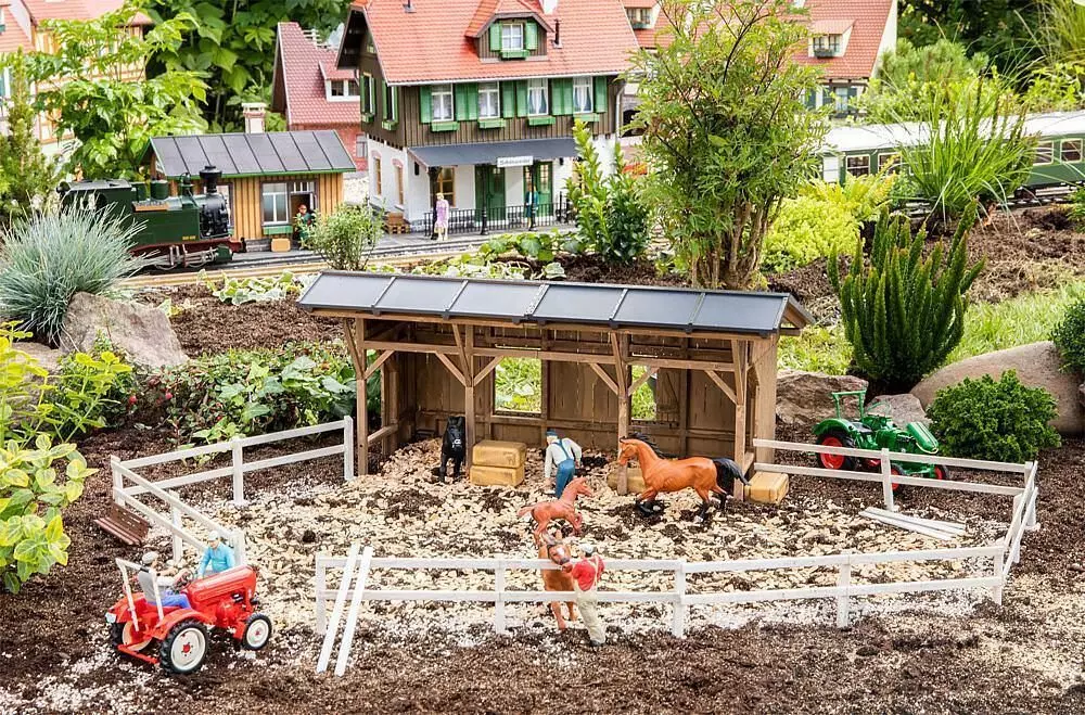 Pola 331146 - Pferdeunterstand mit Koppelza Spur G 1:22,5