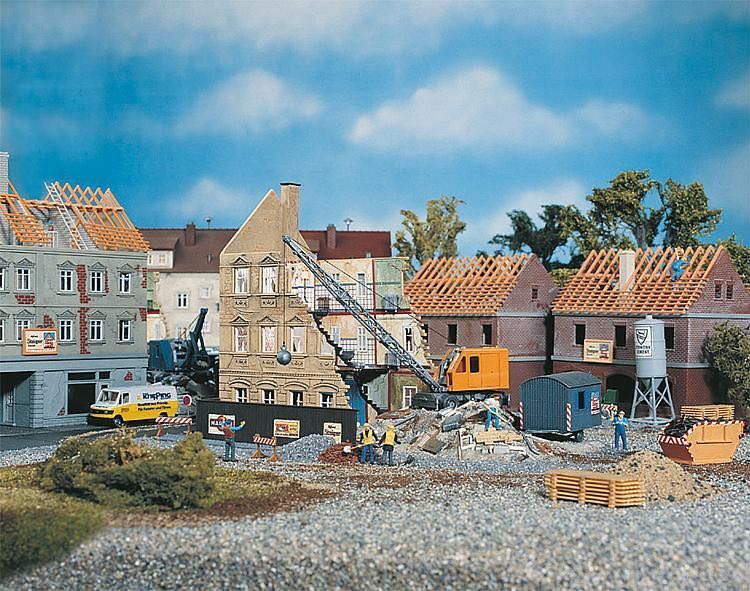 Faller 130466 - Abbruchhaus Mit Bagger H0 1:87