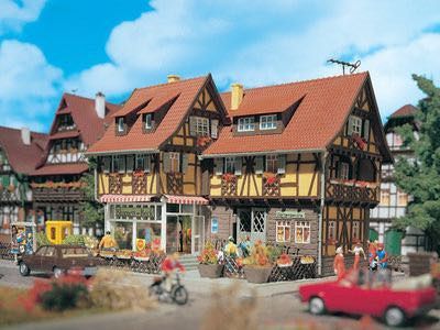 Vollmer 43692 - Blumengeschäft mit Inneneinrichtung und Beleuchtung H0 1:87