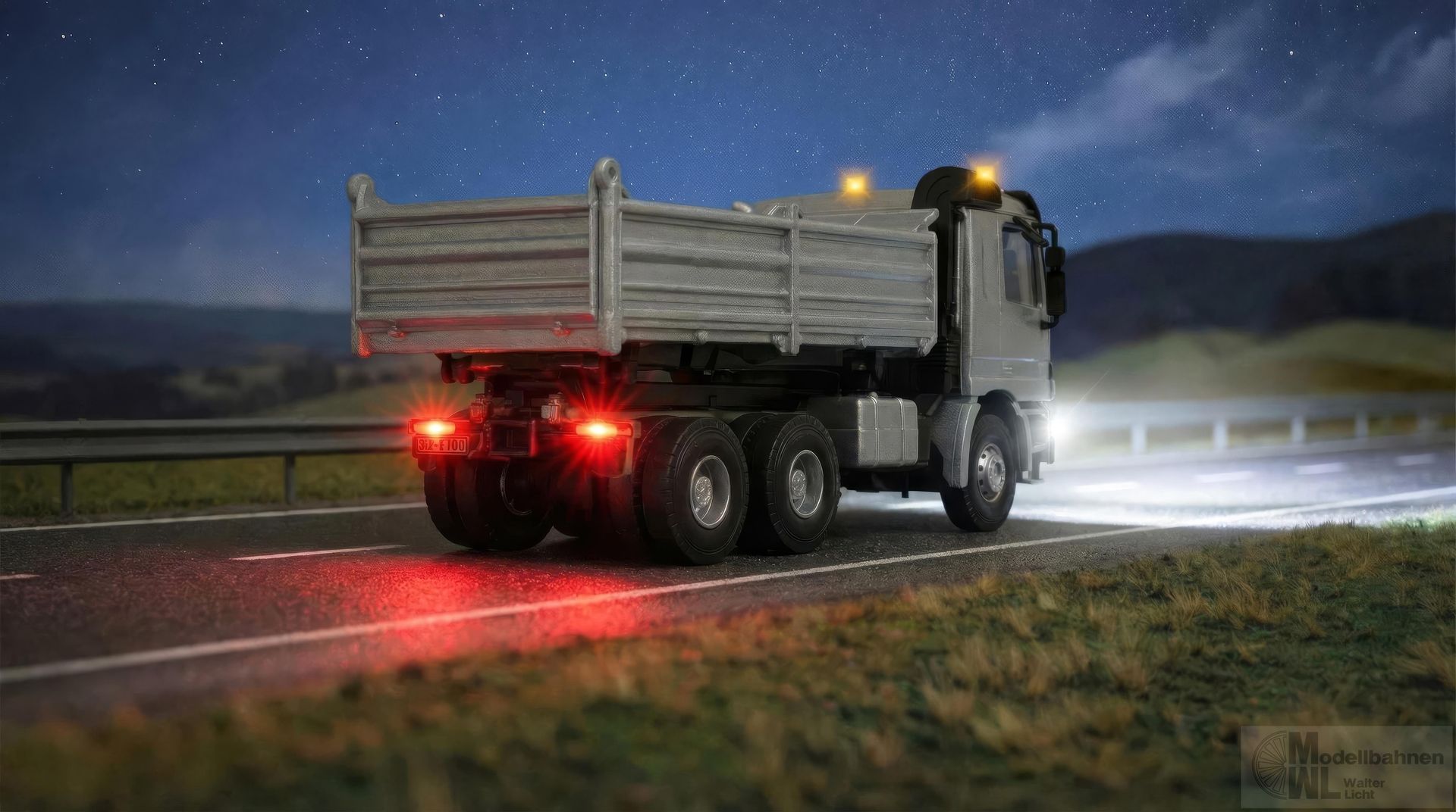 Viessmann 8004 - CarMotion Basis Startset Mercedes_Benz Actros Muldenkipper silber H0 1:87