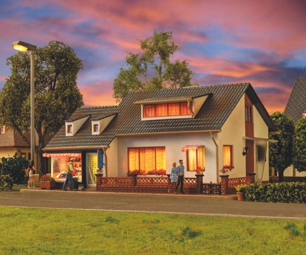 Vollmer 43723 - Wohnhaus mit Ladengeschäft H0 1:87