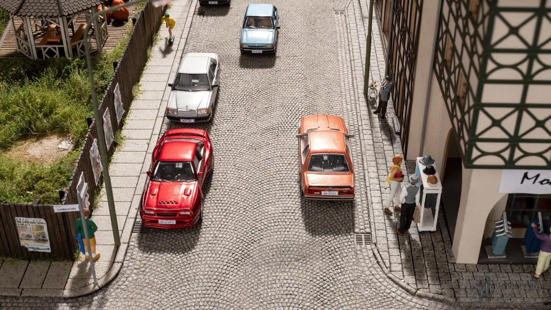 Noch 60340 - Struktur-Bürgersteig Beton-Platten 1,6 cm breit, Gesamtlänge 86,2 cm H0 1:87