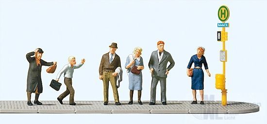 Preiser 10414 - Wartende an der Straßenbahnha H0 1:87