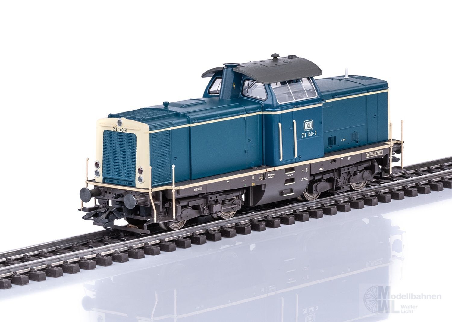 Märklin 38100 - Diesellok BR 211 DB Ep.IV H0/WS Sound Märklin 38100 - Diesellok BR 211 DB Ep.IV H0/WS Sound