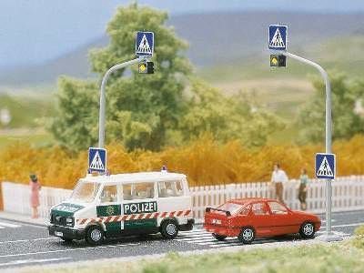 Busch 5916 - Fußgänger-Blinklicht H0 1:87 Busch 5916 - Fußgänger-Blinklicht H0 1:87