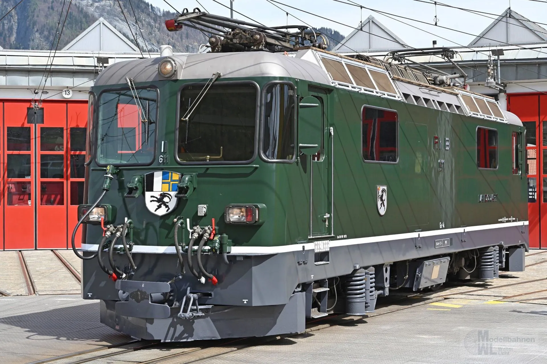 Bemo 9258110 - E-Lok Ge 4/4 II 611 RhB Ep.VI Nostalgielok grün / chrom 0m