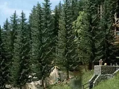 Busch 6138 - 2 Fichten 185/195 mm H0 1:87