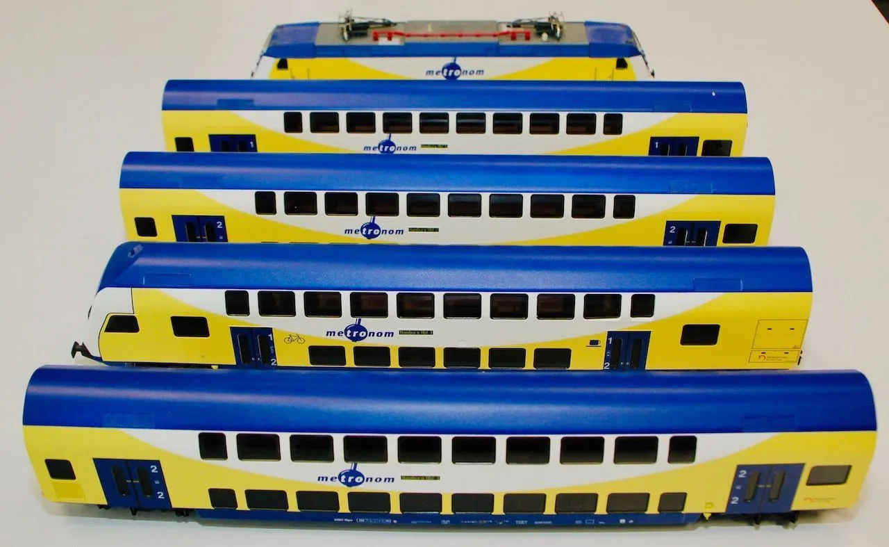 Märklin 26533 - MÄRKLIN - Nahverkehrszug Metronom Lok+3Wagen und Ergänzungswagen H0/WS Digital