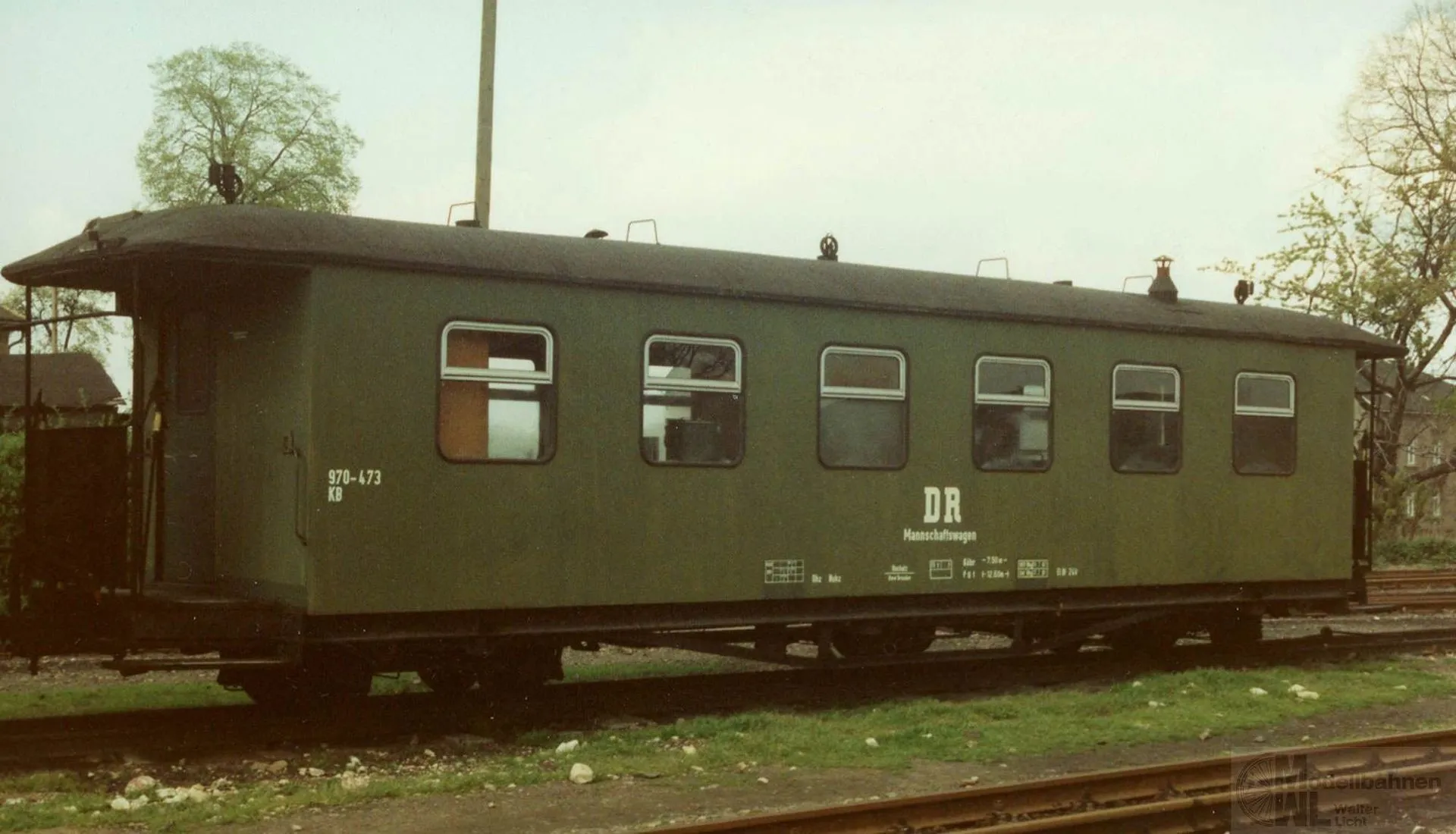 Bemo 3020890 - Personenwagen DR Ep.VI 970-473 Mannschaftswagen H0e
