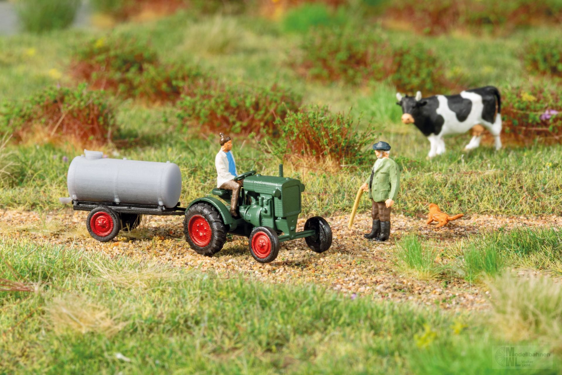 Auhagen 11479 - Deutz-Schlepper F1M414 mit Anhänger TT 1:120