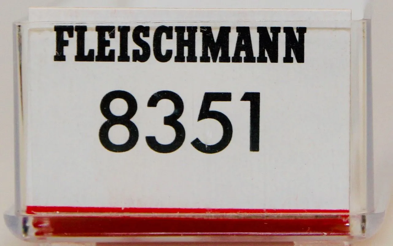 Fleischmann 8351 - FLEISCHMANN - Kranzugbegleitwagen DB Ep.IV  N 1:160