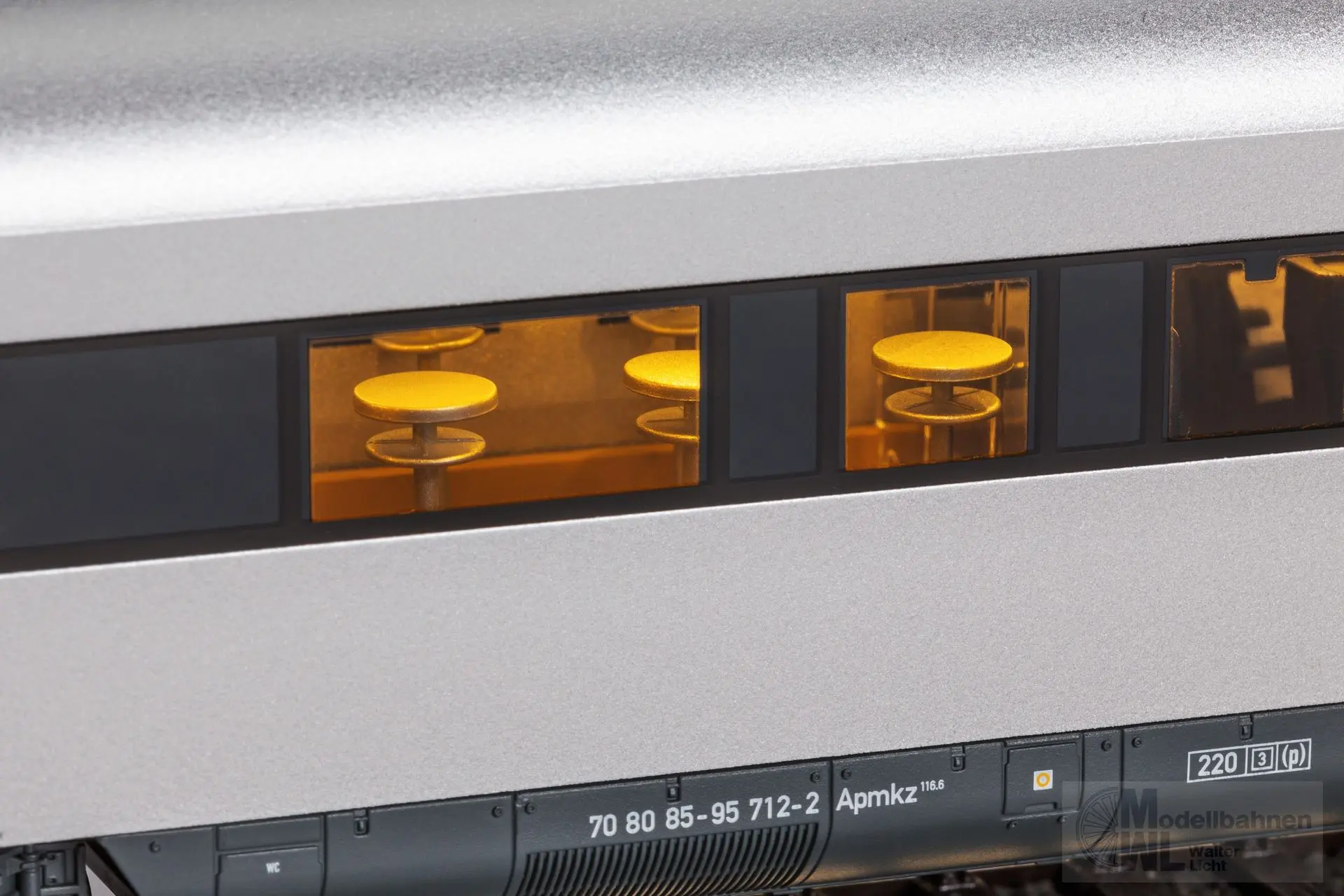 Piko 58151 - Zugpackung Metropolitan Express Train MET DB Ep.V 4.tlg. H0/GL Sound