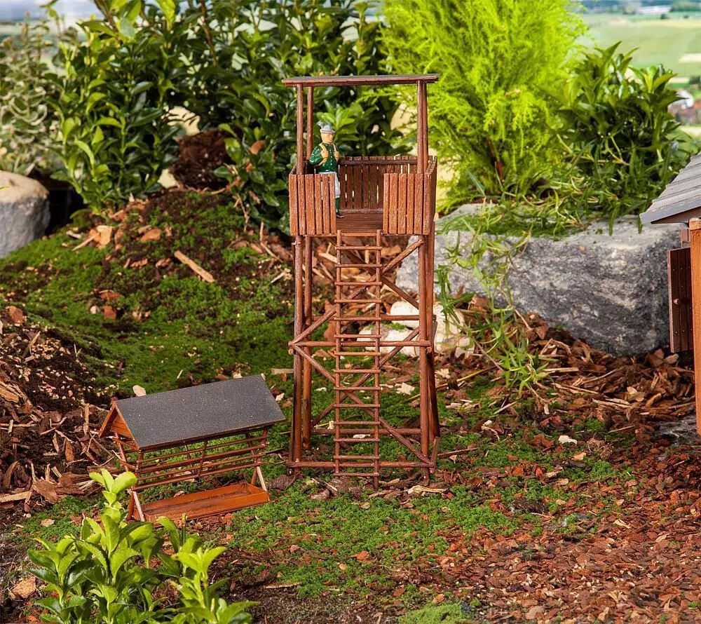 Pola 331079 - Jägerhochsitz mit Futterkrippe Spur G 1:22,5
