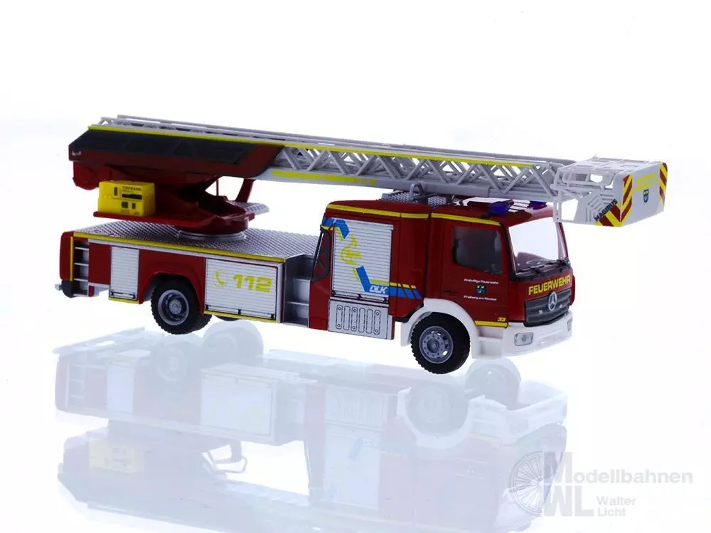 Rietze 71674 - Mercedes-Benz Atego Magirus DLK Feuerwehr Freiberg am Neckar H0 1:87