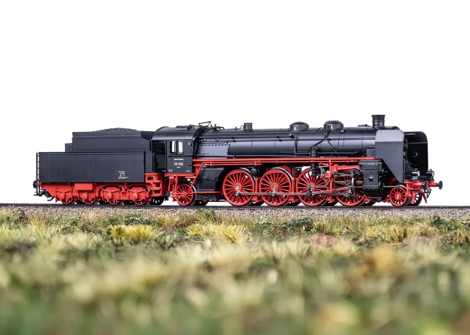 Trix 25019 - Dampflok BR 19 016 DR Ep.III H0/GL Sound