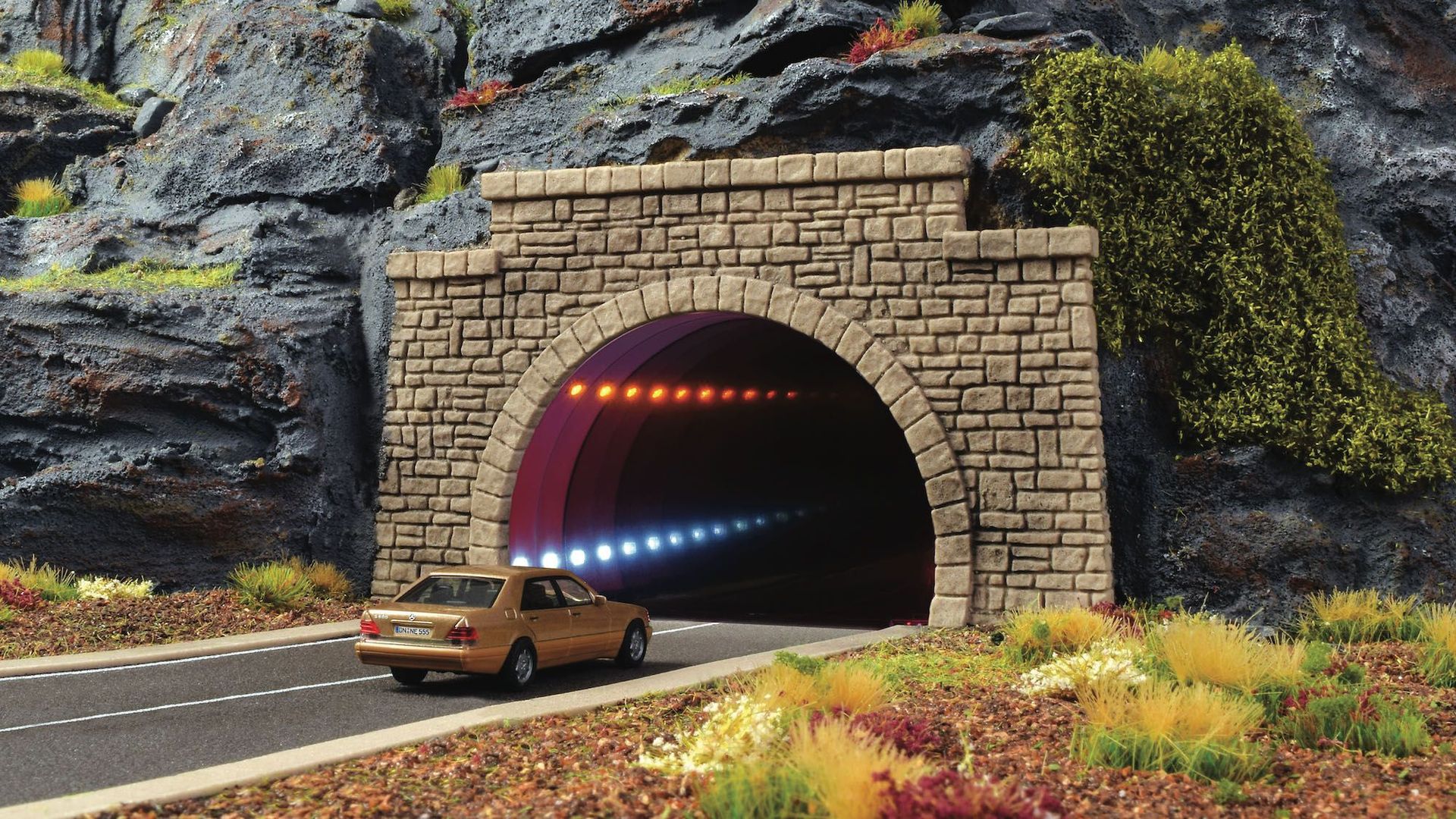 Viessmann 5097 - Straßentunnel klassisch mit LED Spiegeleffekt und Tiefenwirkung H0 1:87