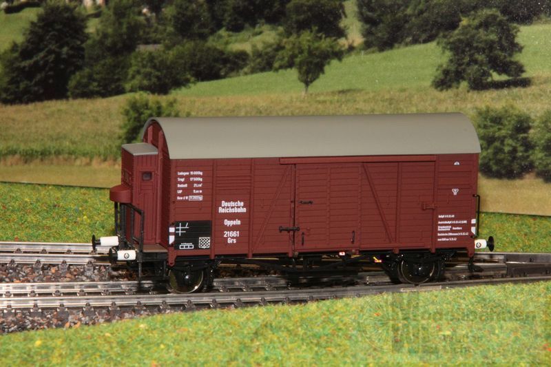Exact Train 24020 - Güterwagen gedeckt DRG Ep.III Oppeln mit Bremserhaus H0/GL