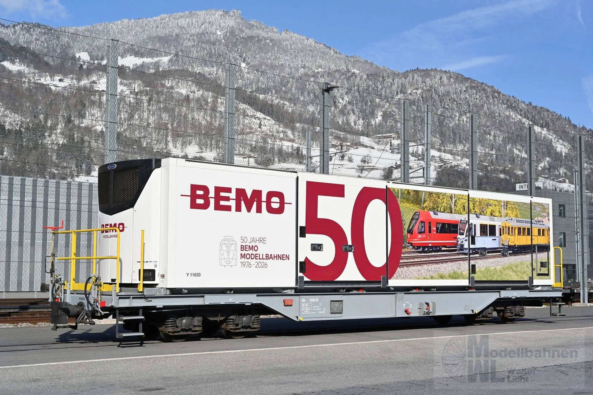 Bemo 2592150 - Containertragwagen RhB Ep.VI Sb-v mit Klimacontainer 50 Jahre BEMO H0/WS