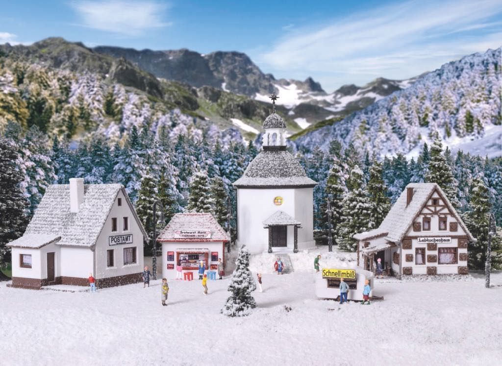 Vollmer 47613 - Weihnachtsdorf mit Beleuchtung N 1:160 Vollmer 47613 - Weihnachtsdorf mit Beleuchtung N 1:160