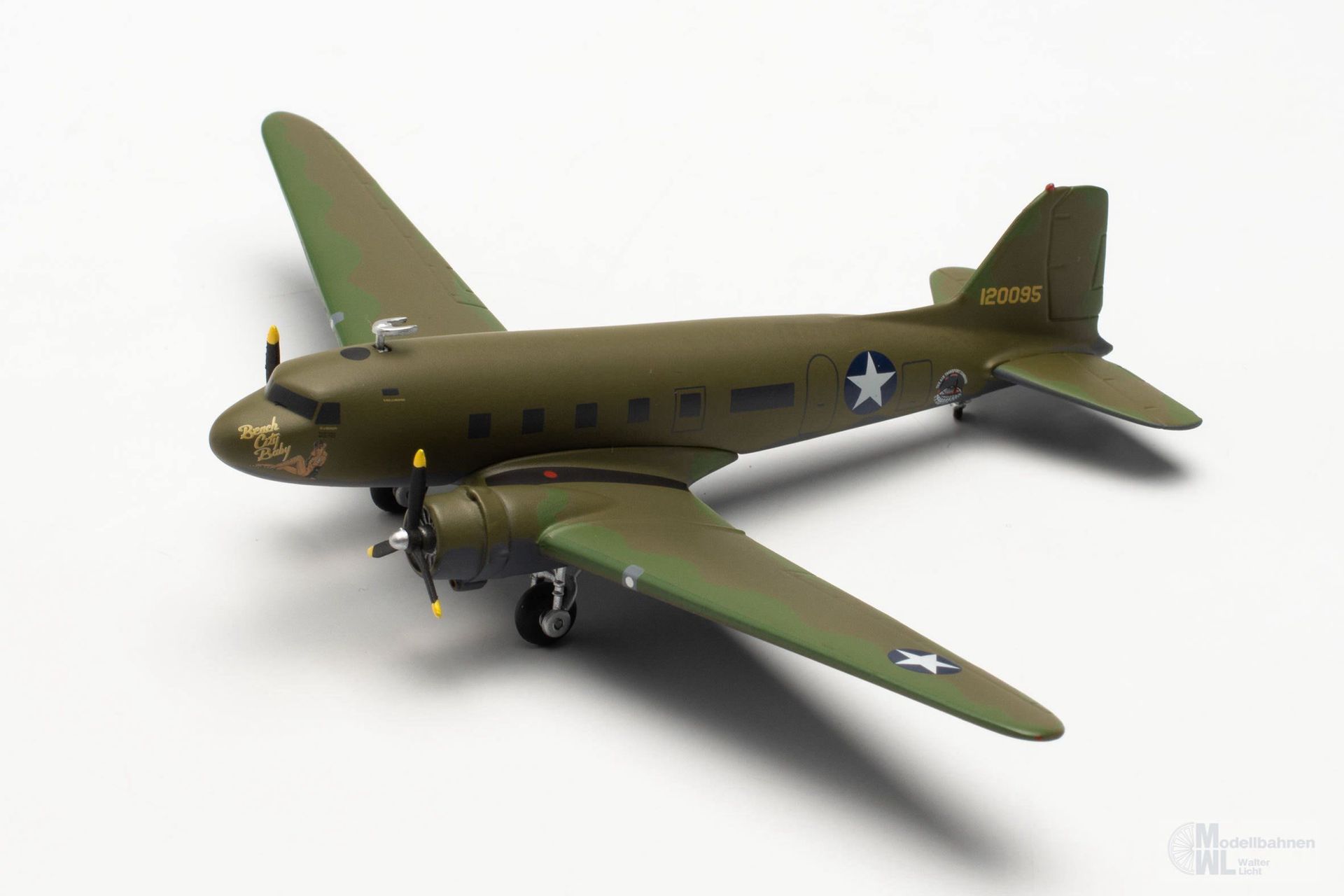 Herpa 572606 - Douglas USAAF C-53 Beach City Baby 1:200