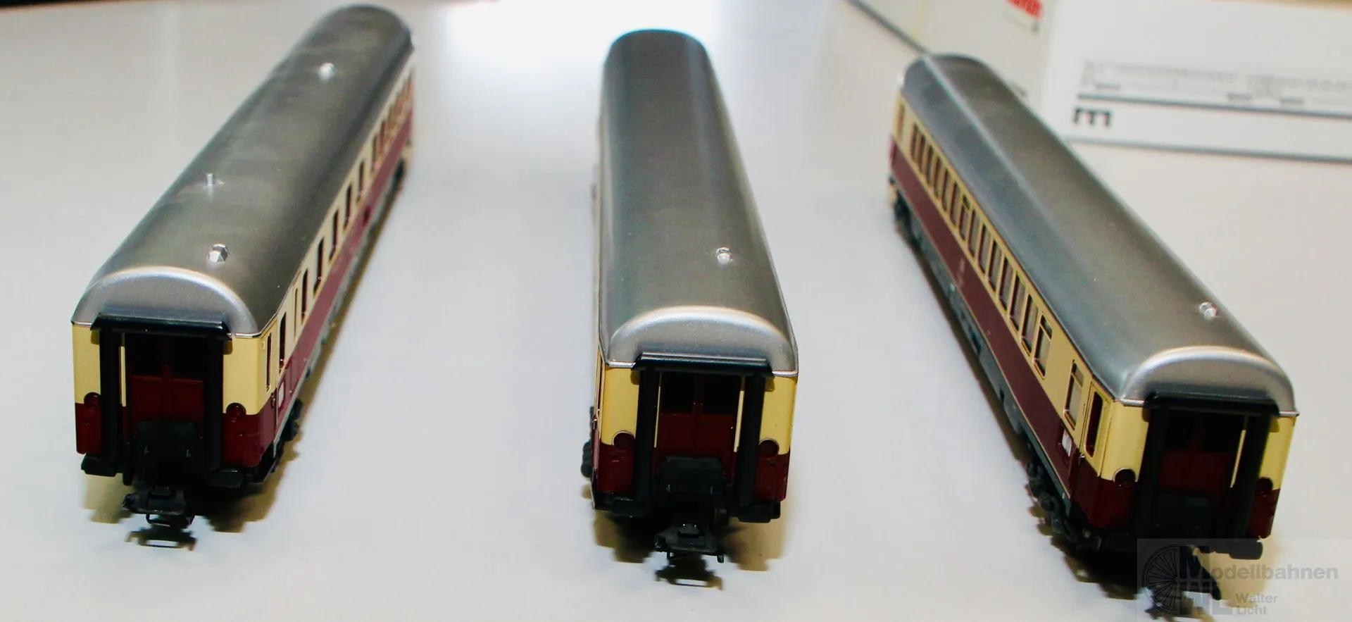 Märklin 42991 - MÄRKLIN - Wagen-Packung Rheingold TEE DB Ep.IV Helvetia 3tlg. H0/WS