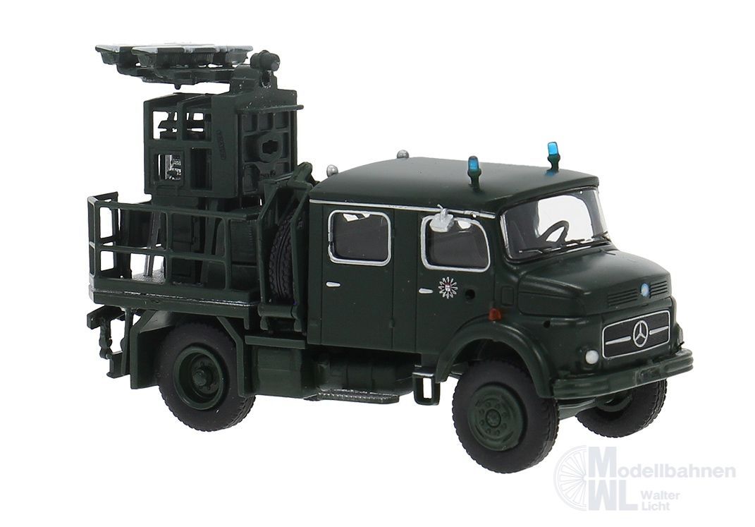 Brekina 47192 - Mercedes-Benz LA 911 Lichtmastwagen Polizei Hamburg tannengrün H0 1:87