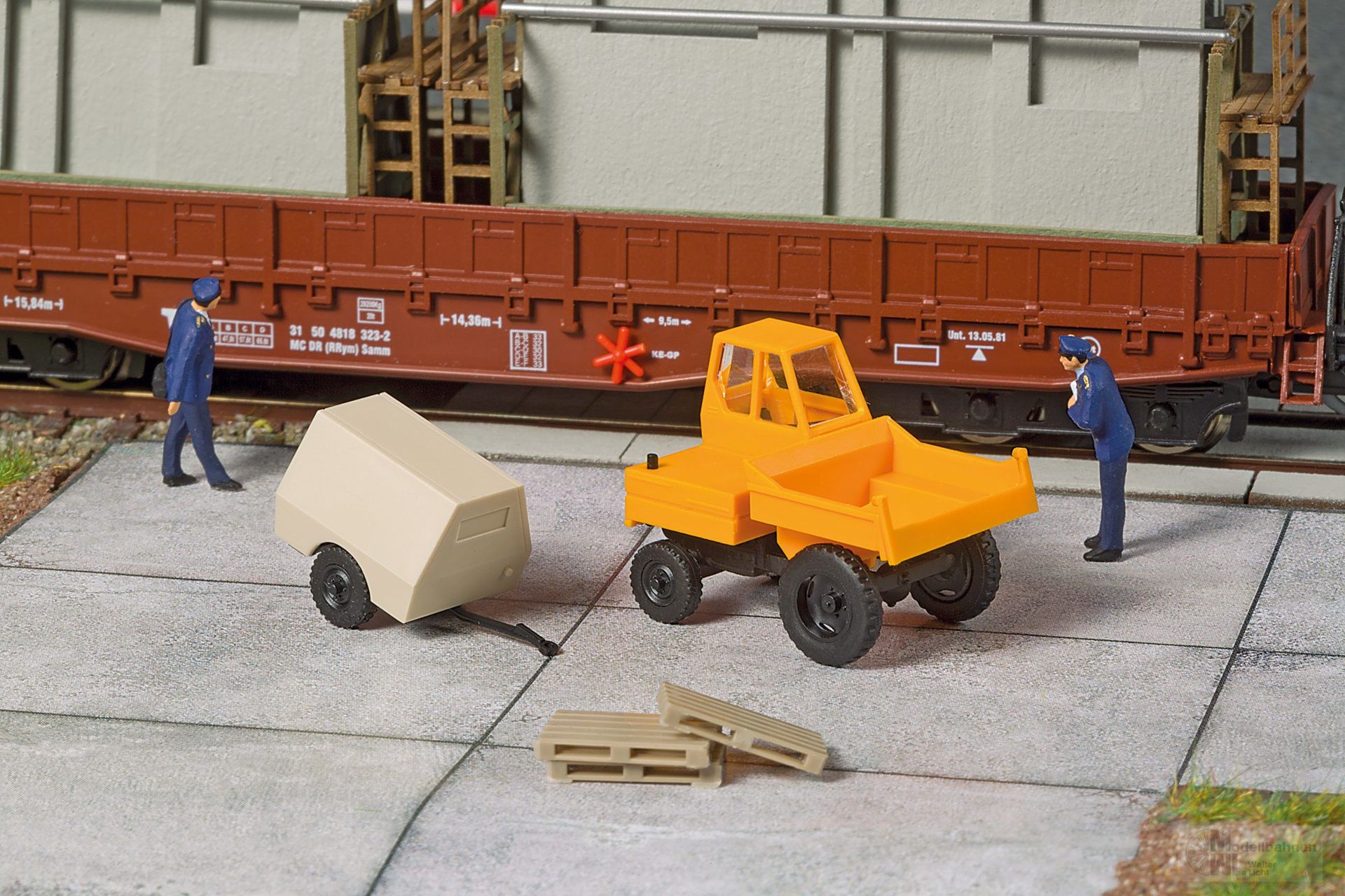 Auhagen 11479 - Waran mit Kompressoranhänger TT 1:120