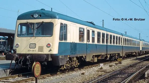 Liliput 163217 - Triebwagen BR 628 008-5/628 018-4 DB Ep.IV ozeanblau N 1:160
