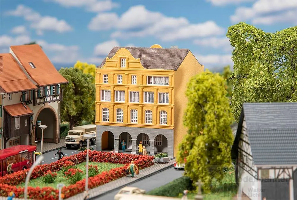 Faller 232177 - Stadthaus mit Arkaden N 1:160