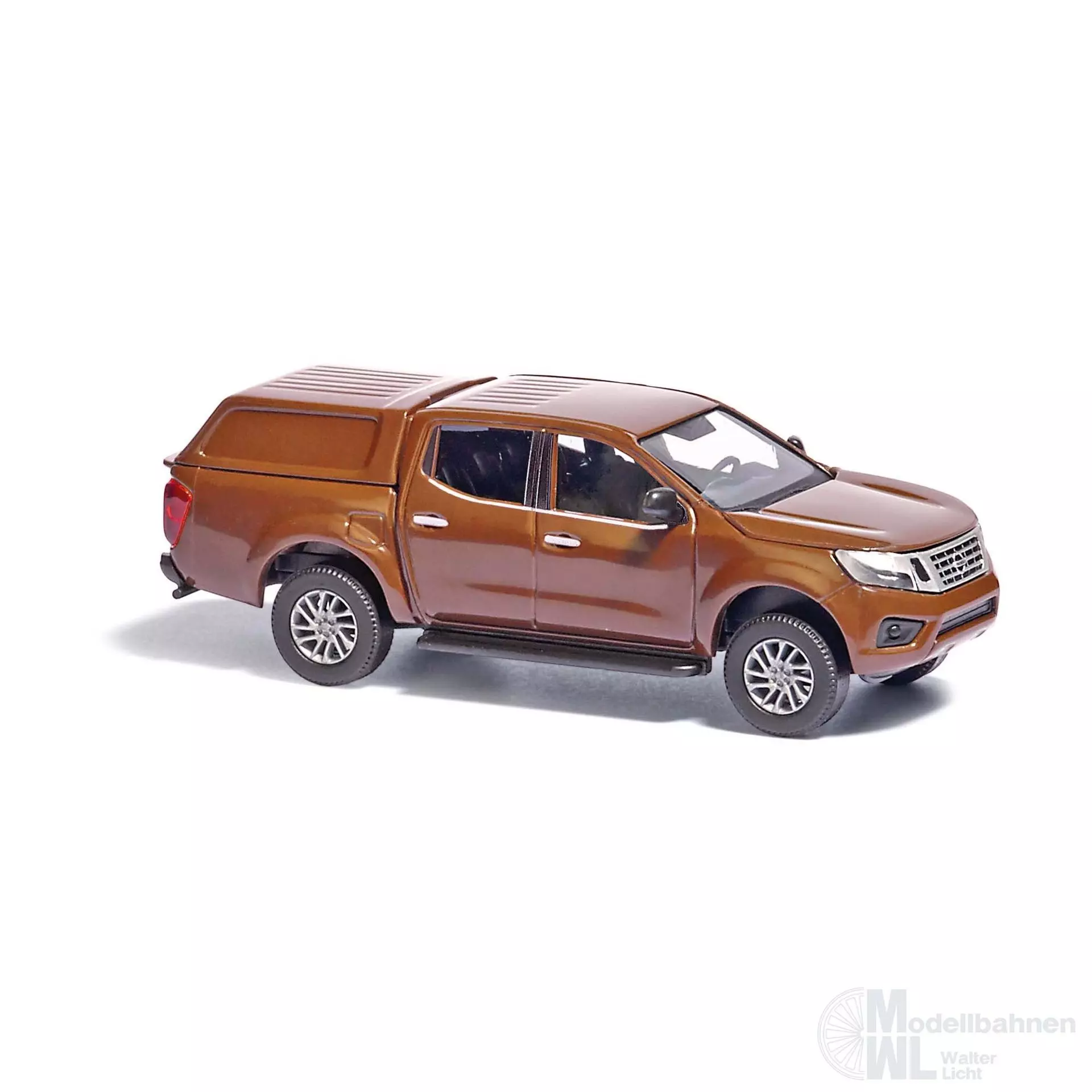 Busch 53706 - Nissan Navara/Hardtop braun H0 1:87