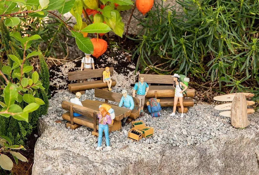 Pola 333226 - Rustikale Holzbänke und -tisc Spur G 1:22,5