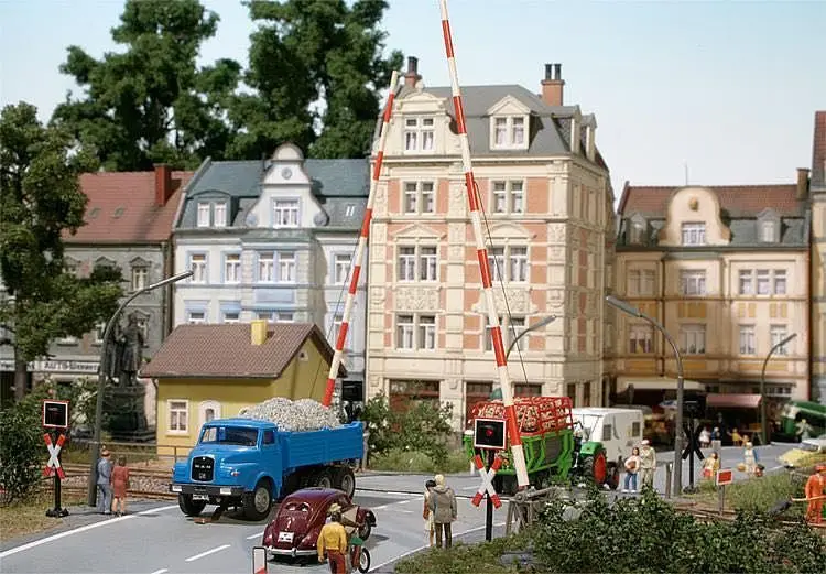 Faller 120171 - Beschrankter Bahnuebergang H0 1:87