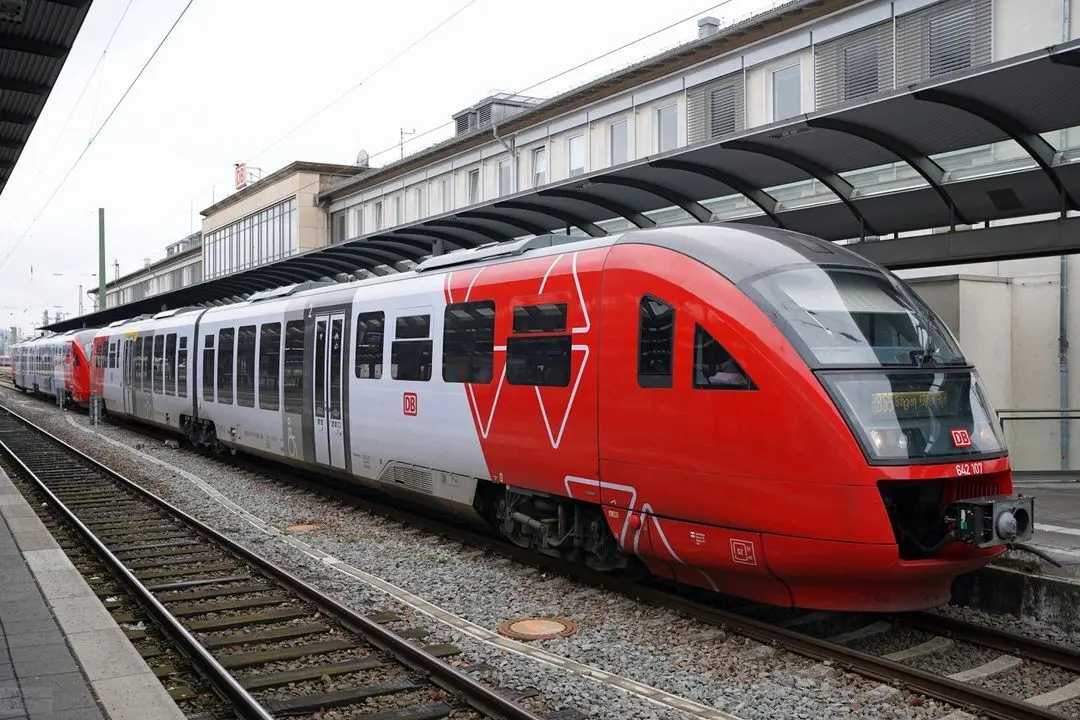 Piko 52077 - Dieseltriebwagen Desiro DB Ep.VI Saarlandbahn H0/GL