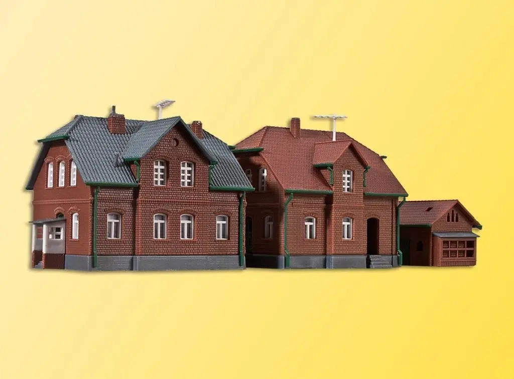 Kibri 36784 - 2 Werkswohnhäuser und 1 Nebengebäude Z 1:220