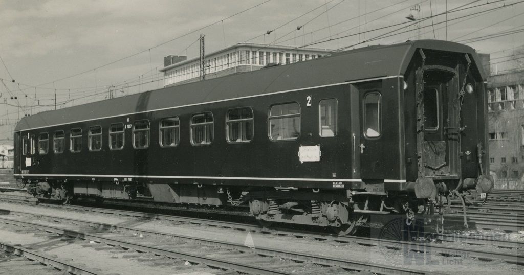Exact Train 10107 - Liegewagen NS Ep.IV Plan N blau H0/GL Exact Train 10107 - Liegewagen NS Ep.IV Plan N blau H0/GL
