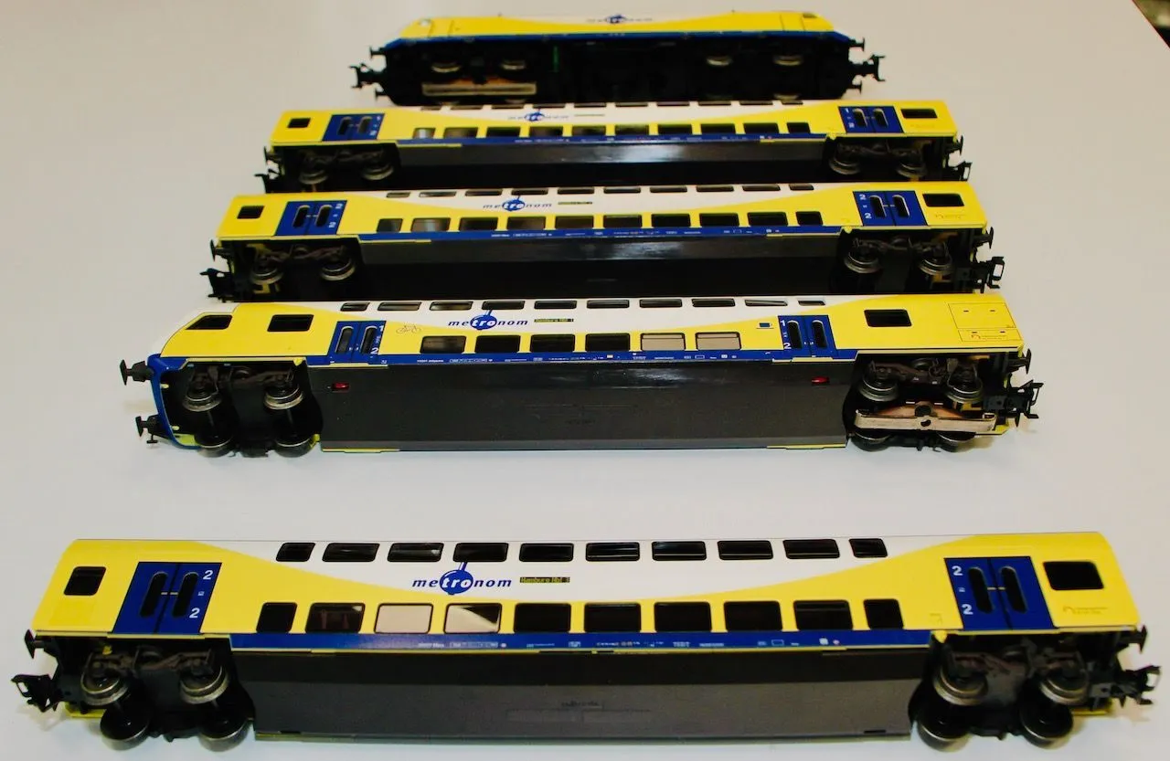 Märklin 26533 - MÄRKLIN - Nahverkehrszug Metronom Lok+3Wagen und Ergänzungswagen H0/WS Digital