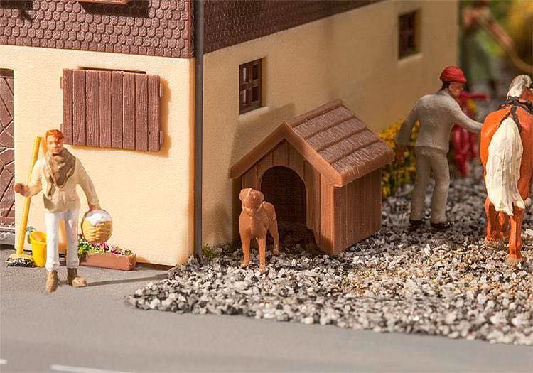 Faller 180939 - Hundehütte mit Hund H0 1:87